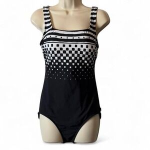 Reebok Black & White Brick Breaker Geometric One Piece Swimsuit, Women's Size 12